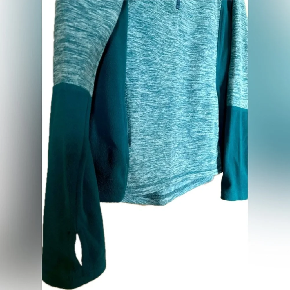 Perfectly soft Perfectly you 1/4 zip pull over with thumb holes. Women’s size M